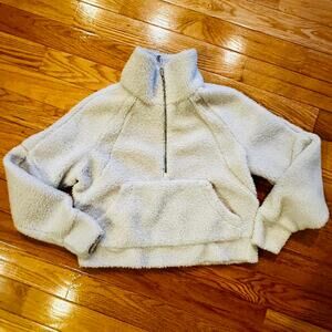 Cream lululemon scuba fleece quarter XS/S